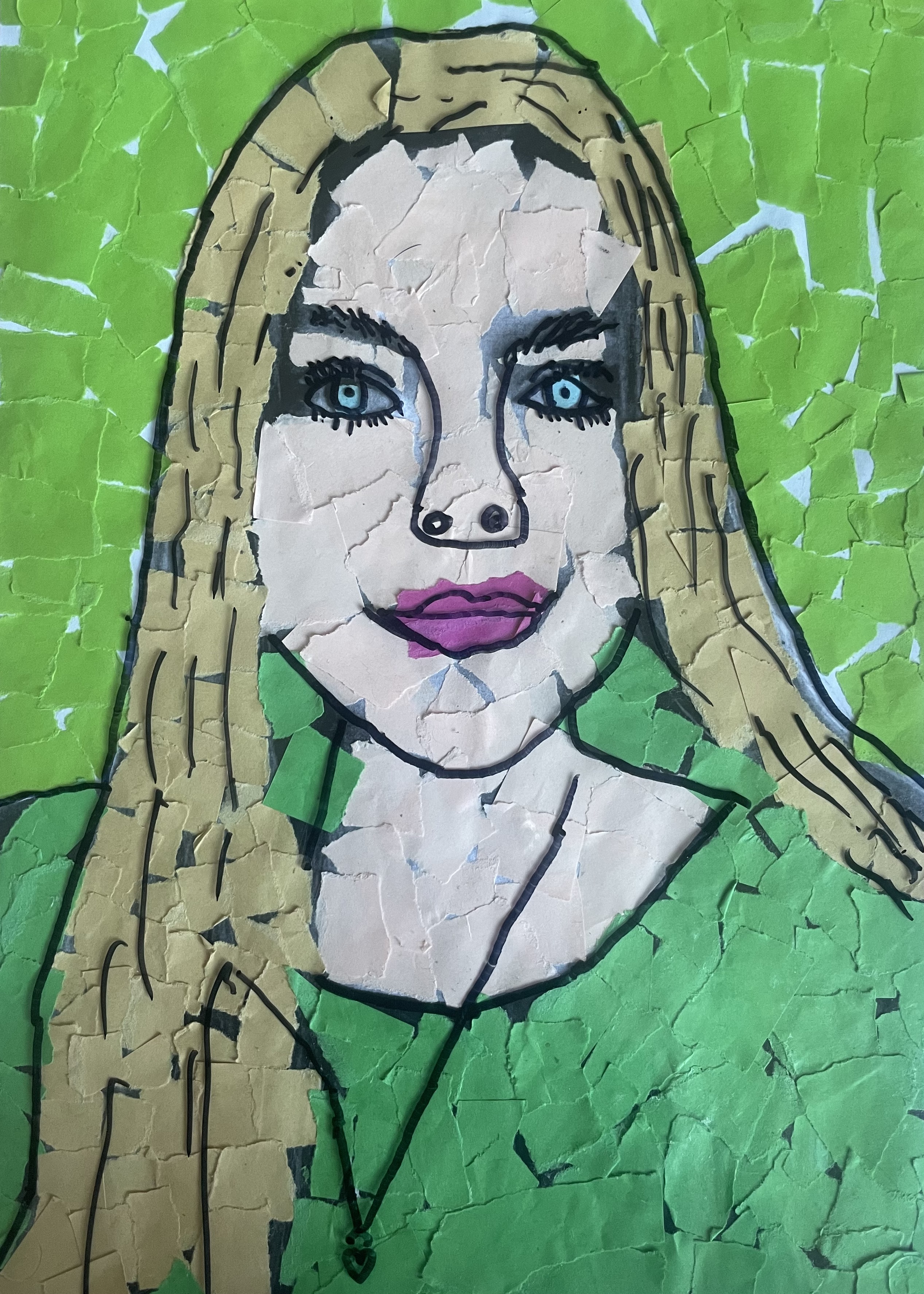 Zu sehen ist ein buntes Portrait der Lehramtsanwärterin, Frau Brenner. Das Gesicht und der Hintergrund sind aus farbigen Papierschnipseln zusammengesetzt - Collagentechnik. Darüber liegt eine durchsichtige Folie mit gezeichneten schwarzen Linien, die die Gesichtskonturen betonen.